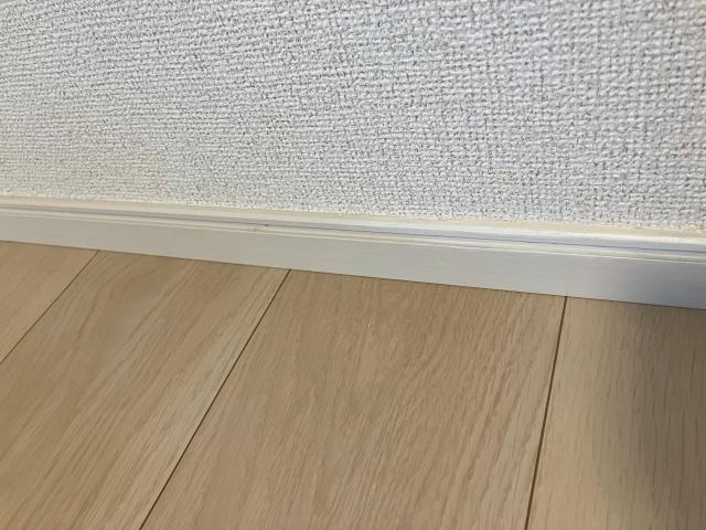 巾木割れ剥がれ補修後